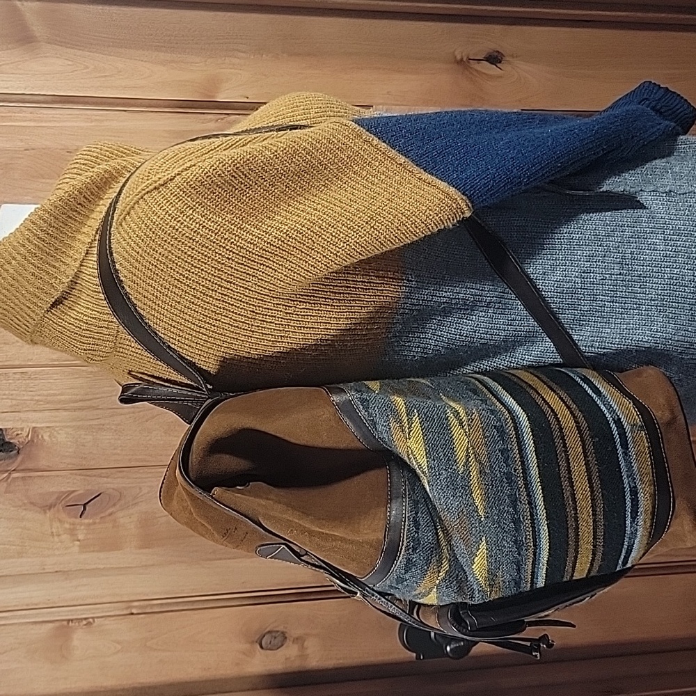 Handmade Leather & Wool Backpack - Picture 3 of 14